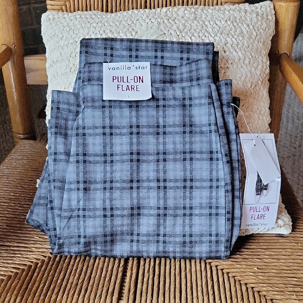 Vanilla Star pull-on flare plaid leggings, gray/black size L